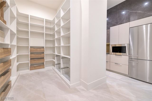 19 Boulderback Drive, Henderson, NV 89012