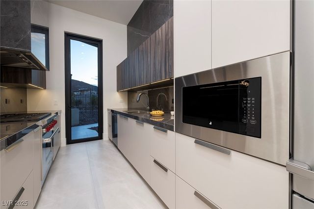 19 Boulderback Drive, Henderson, NV 89012