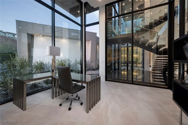 19 Boulderback Drive, Henderson, NV 89012