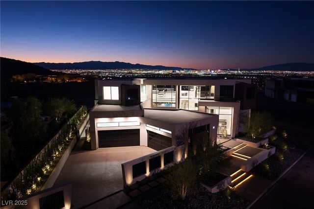 19 Boulderback Drive, Henderson, NV 89012