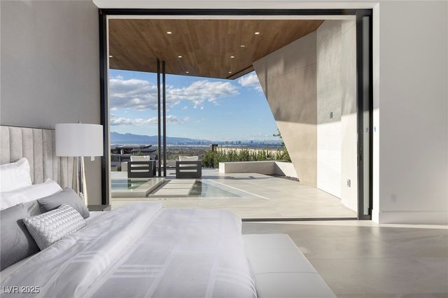 19 Boulderback Drive, Henderson, NV 89012