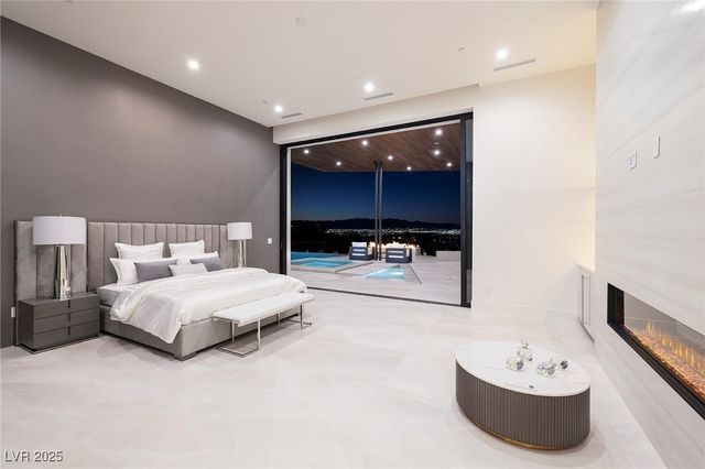 19 Boulderback Drive, Henderson, NV 89012