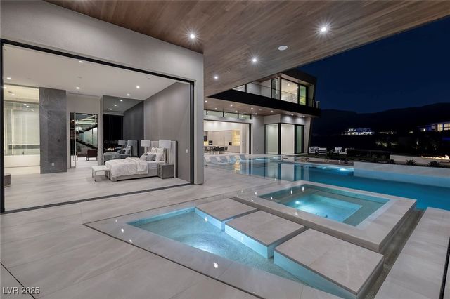 19 Boulderback Drive, Henderson, NV 89012