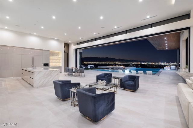 19 Boulderback Drive, Henderson, NV 89012