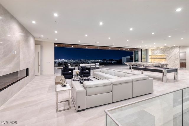 19 Boulderback Drive, Henderson, NV 89012