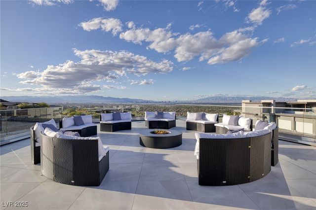 19 Boulderback Drive, Henderson, NV 89012