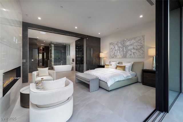 19 Boulderback Drive, Henderson, NV 89012