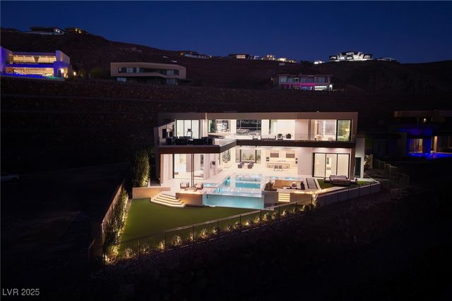 19 Boulderback Drive, Henderson, NV 89012