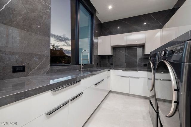 19 Boulderback Drive, Henderson, NV 89012