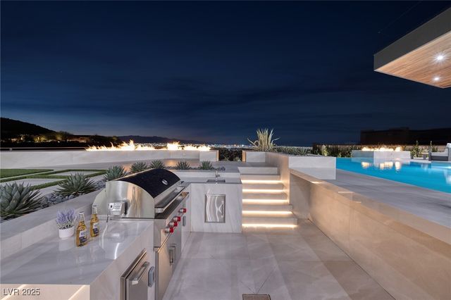 19 Boulderback Drive, Henderson, NV 89012