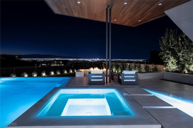 19 Boulderback Drive, Henderson, NV 89012