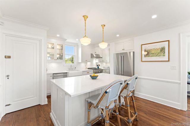 25 Pinebrook Road, New Rochelle, NY 10801