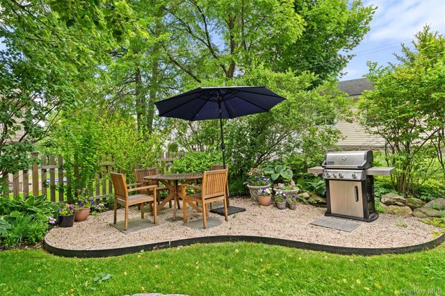 25 Pinebrook Road, New Rochelle, NY 10801