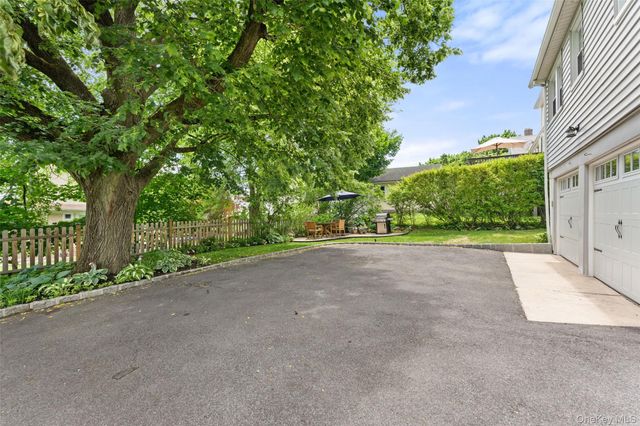25 Pinebrook Road, New Rochelle, NY 10801