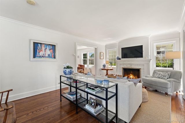 25 Pinebrook Road, New Rochelle, NY 10801