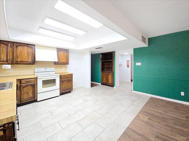 2623 Crestmoor Court, Arlington, TX 76016