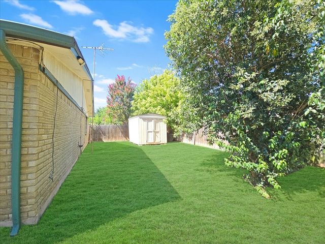 2623 Crestmoor Court, Arlington, TX 76016