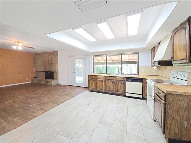 2623 Crestmoor Court, Arlington, TX 76016