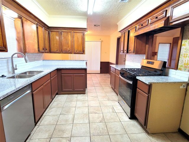 12811 Stillington Drive, Houston, TX 77015