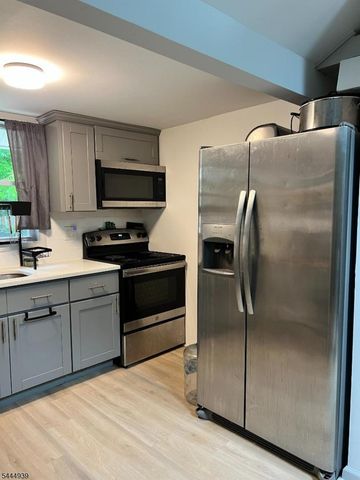 106 Breakneck Rd, Vernon Twp., NJ 07422