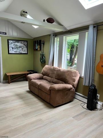 106 Breakneck Rd, Vernon Twp., NJ 07422