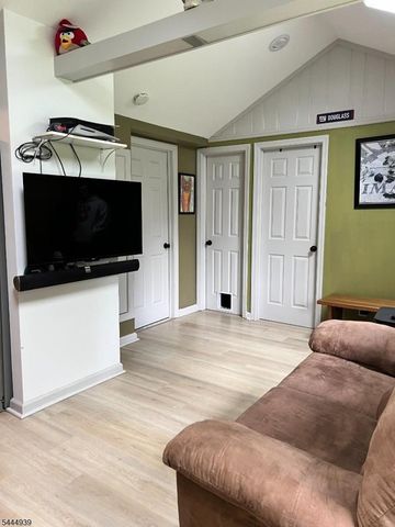 106 Breakneck Rd, Vernon Twp., NJ 07422