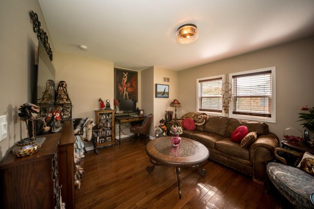 26532 Springfield Drive, Farmington Hills, MI 48334