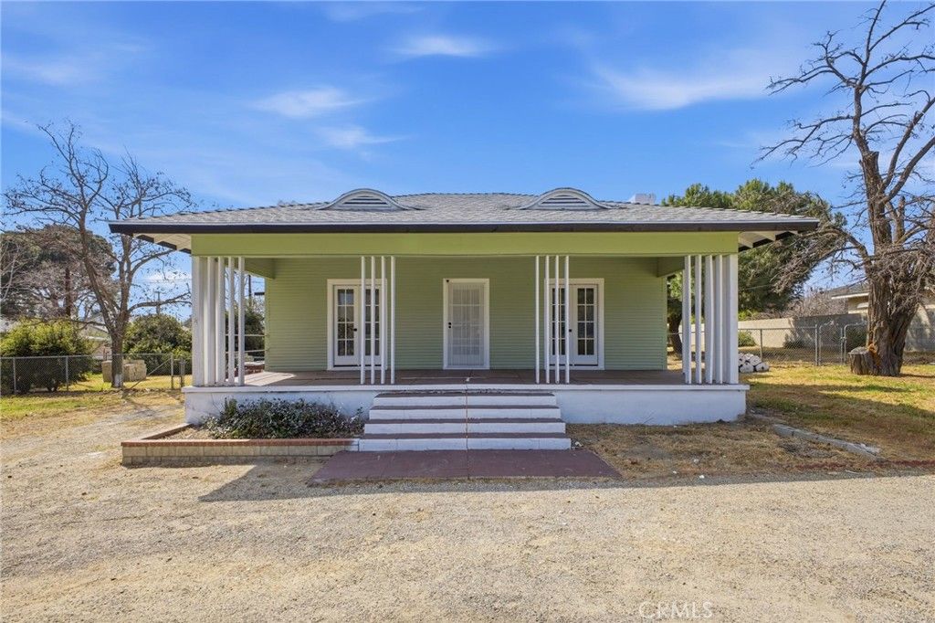 Image 4 of property listing at 661 N 4th, Banning, CA 92220