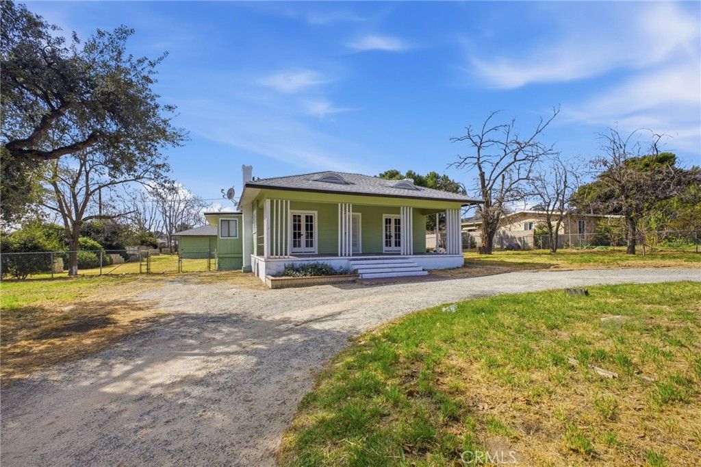 Image 5 of property listing at 661 N 4th, Banning, CA 92220