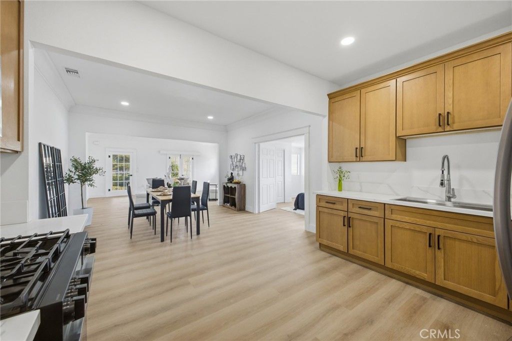 Image 8 of property listing at 661 N 4th, Banning, CA 92220