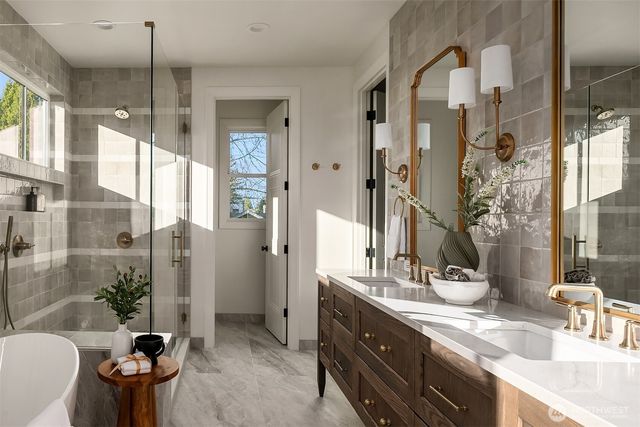 5117 107th Lane NE, Kirkland, WA 98033