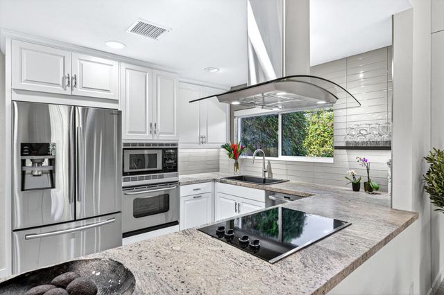 28 Kevin Lee Lane, Rancho Mirage, CA 92270