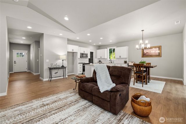 19601 95th Avenue Ct E, Graham, WA 98338