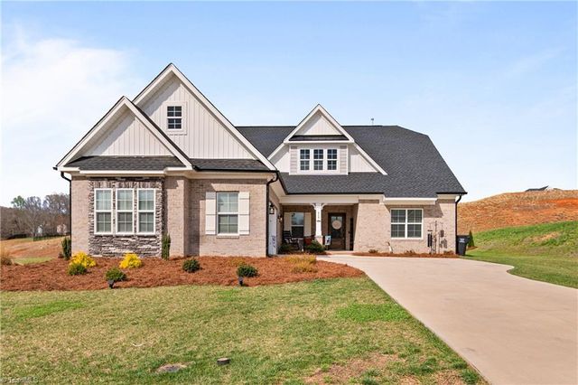 317 Grandworth Way, King, NC 27021