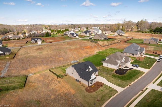 317 Grandworth Way, King, NC 27021