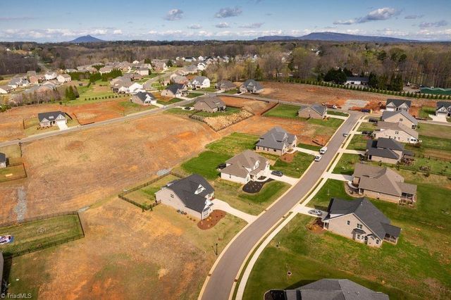 317 Grandworth Way, King, NC 27021