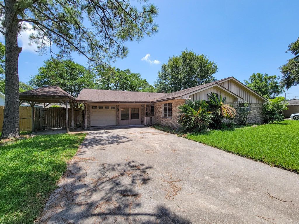 1703 Raintree Street, Baytown, TX 77520