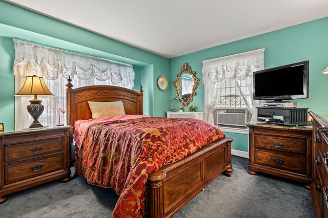 32 Sagamore Ave, Medford, MA 02155