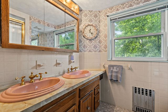 32 Sagamore Ave, Medford, MA 02155