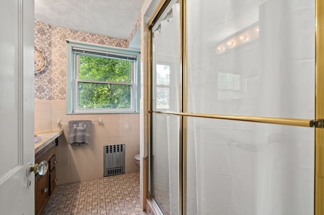 32 Sagamore Ave, Medford, MA 02155