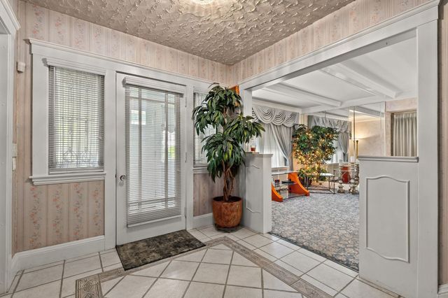 32 Sagamore Ave, Medford, MA 02155