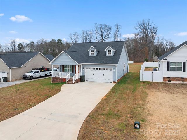 114 Brooke Ridge Drive, Thomasville, NC 27360