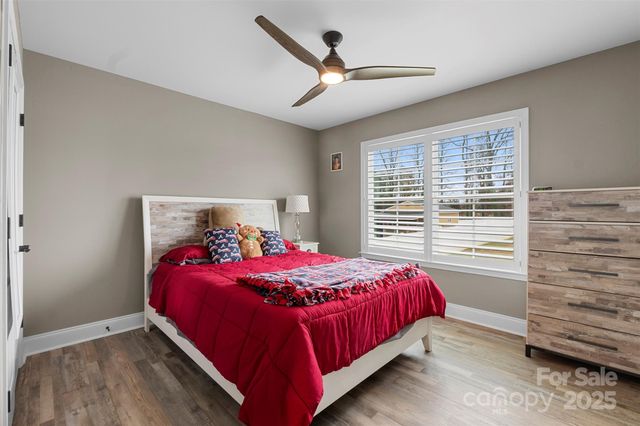 114 Brooke Ridge Drive, Thomasville, NC 27360