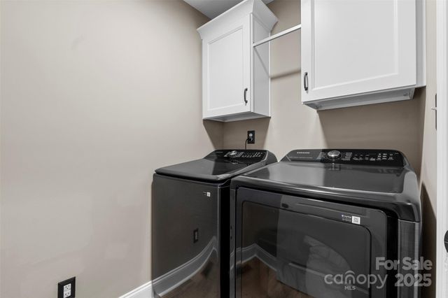 114 Brooke Ridge Drive, Thomasville, NC 27360