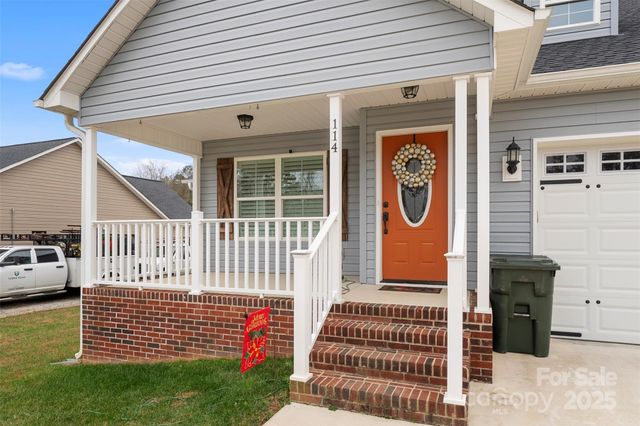 114 Brooke Ridge Drive, Thomasville, NC 27360