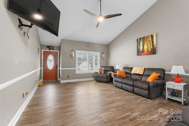 114 Brooke Ridge Drive, Thomasville, NC 27360