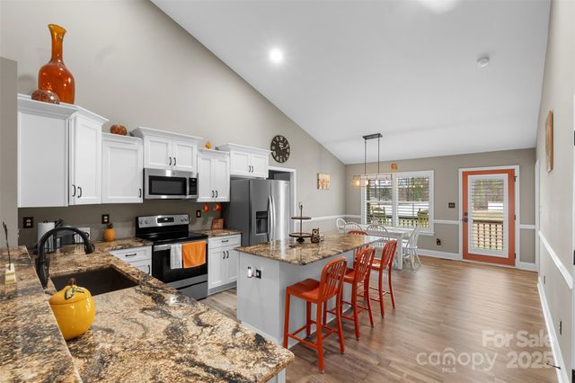 114 Brooke Ridge Drive, Thomasville, NC 27360