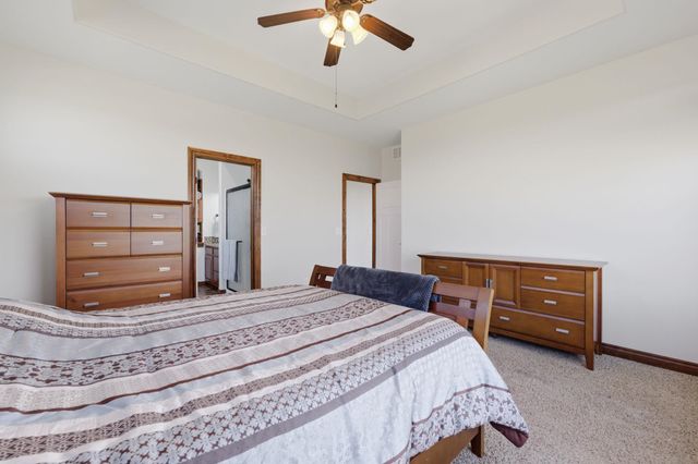 3335 N Flat Creek Cir, Wichita, KS 67205