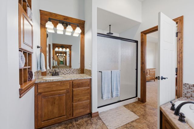 3335 N Flat Creek Cir, Wichita, KS 67205