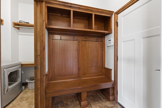 3335 N Flat Creek Cir, Wichita, KS 67205